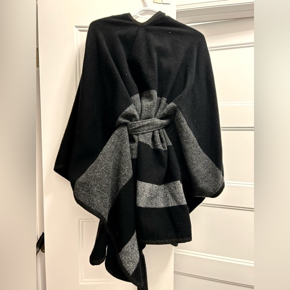 Belted Shawl/Scarf - Picture 2 of 2